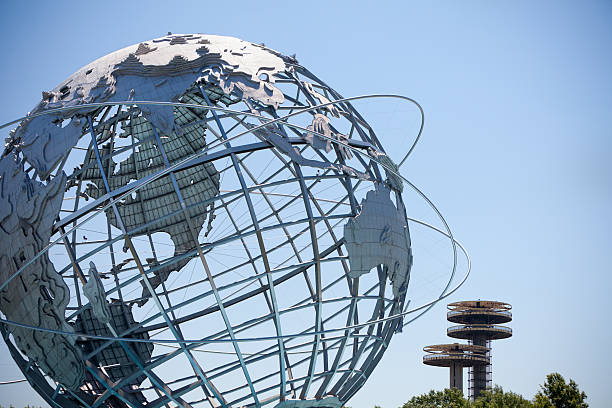 el unisphere en flushing meadows - flushing fotografías e imágenes de stock