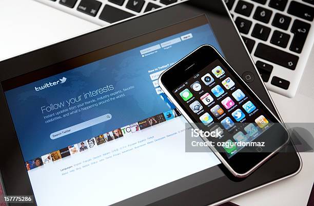 Mezzi Di Comunicazione Sociale Apps Su Apple Iphone E Ipad - Fotografie stock e altre immagini di Apple Computers
