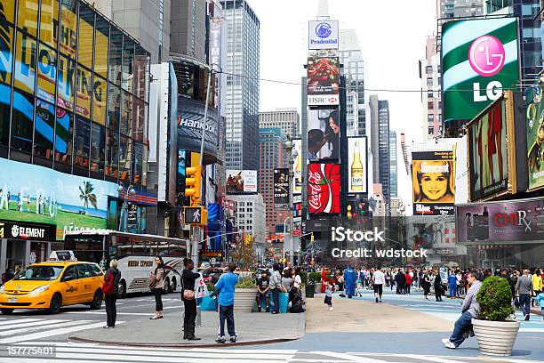 Times Square De Nova York City - Fotografias de stock e mais imagens de 7th Avenue - 7th Avenue, Ao Ar Livre, Autocarro de Turismo