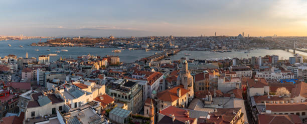 istock Istanbul Golden Horn Sunset 1578023477
