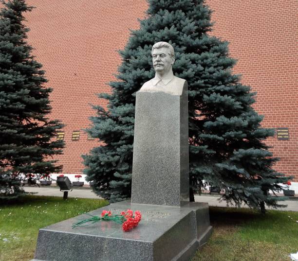 istock The monumert of Stalin, kremlin wall 1578135776