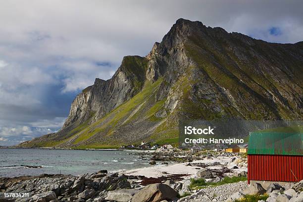 Photo libre de droit de Norwegian Côte banque d'images et plus d'images libres de droit de Arctique - Arctique, Chaîne de montagnes, Comté de Nordland