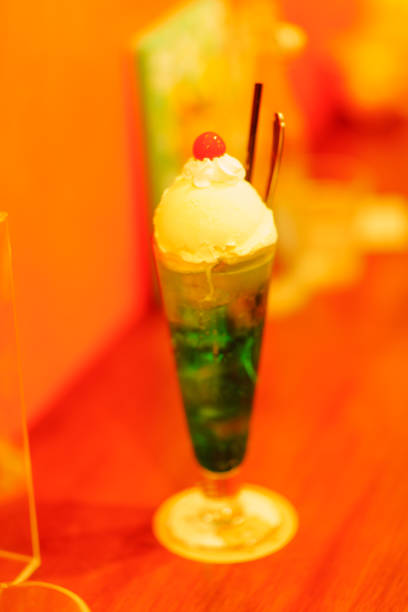 Melon cream soda to eat at the cafe