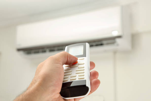 istock turning on or off an air conditioner 1578798271