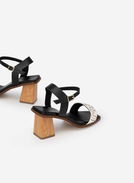 istock women's high heel sandals 1578874820