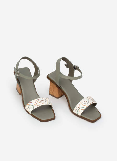 istock women's high heel sandals 1578874841