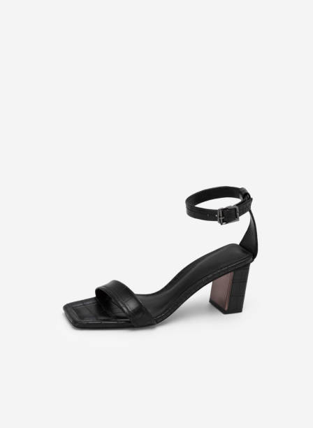 istock women's high heel sandals 1578875390
