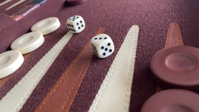 Slow motion backgammon dice