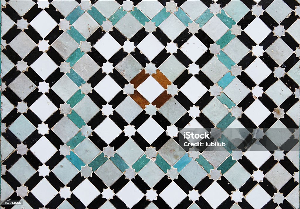 Hermosos azulejos de Meknes antigua medina en Marruecos - Foto de stock de Suelo embaldosado libre de derechos