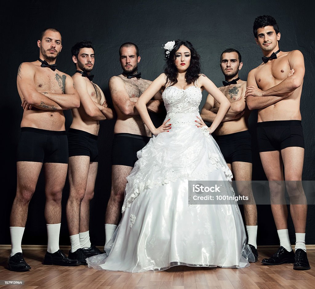 Una novia cinco tanto - Foto de stock de Mujeres libre de derechos