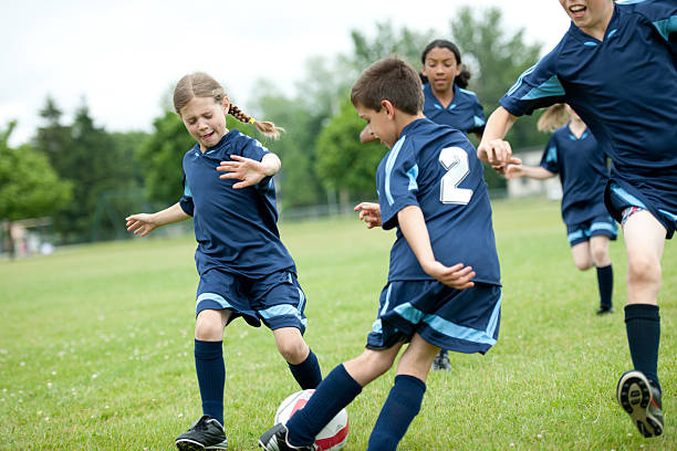 Kids soccer A kids soccer team. youth baseball and softball league photos stock pictures, royalty-free photos & images