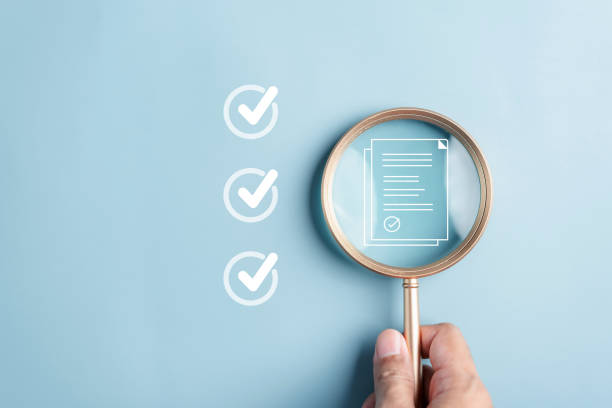 Document Management Checking System, online documentation database and process manage files, Magnifier check and focus to document folder, documentation. Corporate business technology concept. sistema de verificación de gestión de documentos, base de datos de documentación en línea y archivos de gestión de procesos, verificación de lupas y enfoque a la carpeta de documentos, documentación. concepto de tecnología empresarial corporativa.