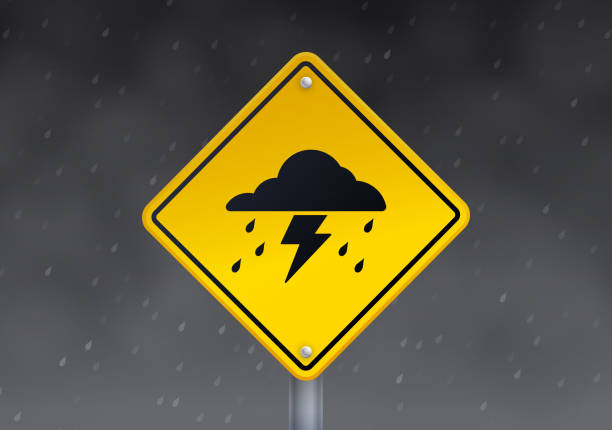 ilustraciones, imágenes clip art, dibujos animados e iconos de stock de tormenta grave señal de advertencia - protection insurance dark rain