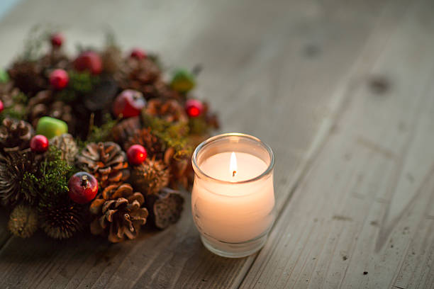 istock Candle and Christmas wreath 157953313