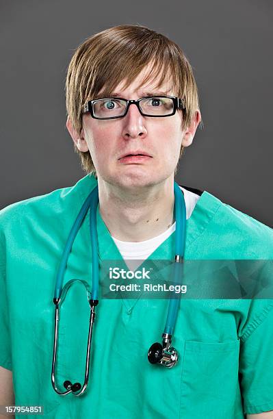 Wütende Healthcare Worker Stockfoto und mehr Bilder von Arbeiten - Arbeiten, Arzt, Berufliche Beschäftigung