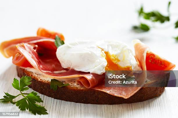 Sándwich De Huevo Con Cocida Foto de stock y más banco de imágenes de Alimento - Alimento, Alimentos cocinados, Amarillo - Color