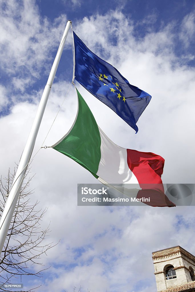 Italiana y banderas europeas - Foto de stock de Aire libre libre de derechos