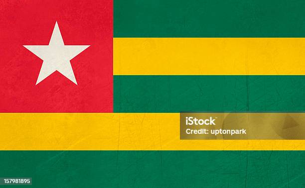 Grunge Bandeira Togolesa - Arte vetorial de stock e mais imagens de Bandeira - Bandeira, Bandeira Togolesa, Computação Gráfica