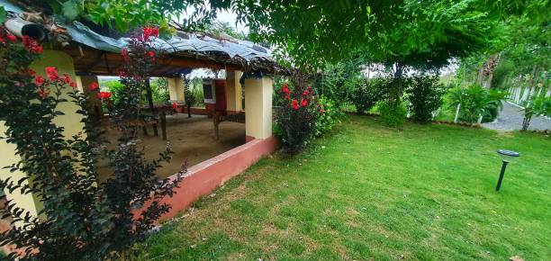 istock Another view of a beautiful hut 1579825169