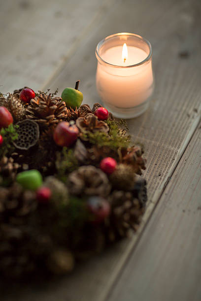 istock Candle and Christmas wreath 157989266