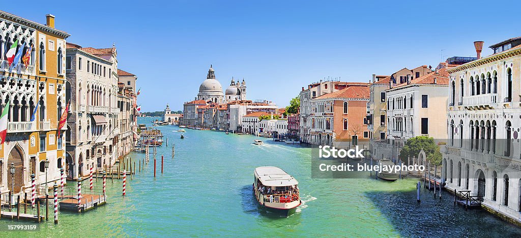 Vista del Gran Canal de Venecia, Italia en día soleado - Foto de stock de Venecia - Italia libre de derechos