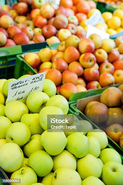 Lote De Manzana Foto de stock y más banco de imágenes de Agricultura - Agricultura, Alimento, Amarillo - Color