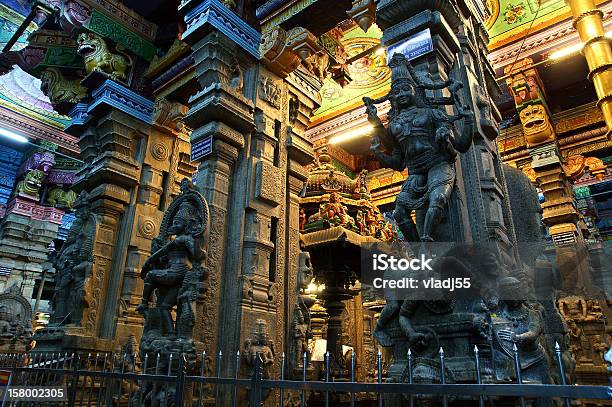 Photo libre de droit de Dedans Meenakshi Hindu Temple De Madurai Du Sud De Linde banque d'images et plus d'images libres de droit de Sri Meenakshi Hindu Temple