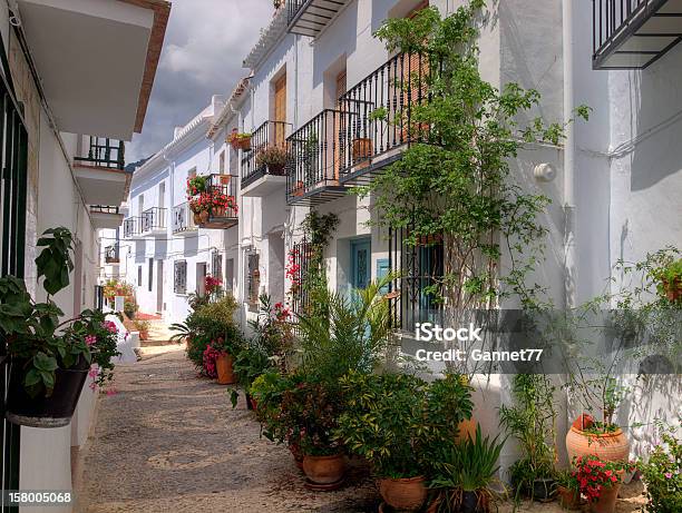 Street Nella Città Di Frigiliana Spagna - Fotografie stock e altre immagini di Andalusia - Andalusia, Bianco, Composizione orizzontale