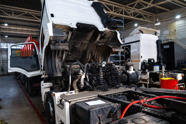 istock Trucks repair service. 1580076872