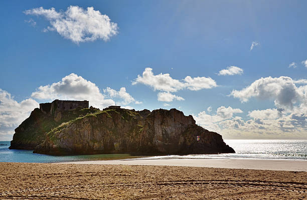 istock View of St Catherines Island,from Castle Beach, Tenby. 158038702