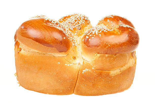 einfach eine runde sabbath challahbrot mit samen - hanukkah loaf of bread food bread stock-fotos und bilder