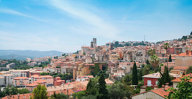 ville historique de grasse la côte d'azur en france. - france european alps provence alpes cote dazur mountain photos et images de collection