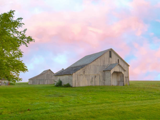 istock Old Weathered Barn-Tipton County, Indiana 1580570206