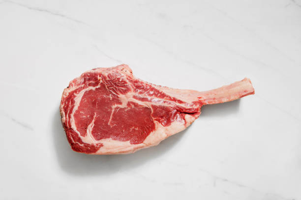 král steaků "tomahawk" - syrové potraviny - stock snímky, obrázky a fotky