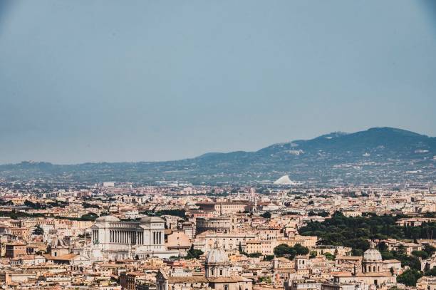 vista panorâmica de roma do telhado da basílica de são pedro - statue architecture st peters basilica vatican - fotografias e filmes do acervo