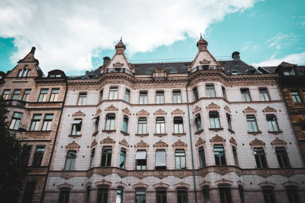 istock Low angle of a building against the sky 1581233426
