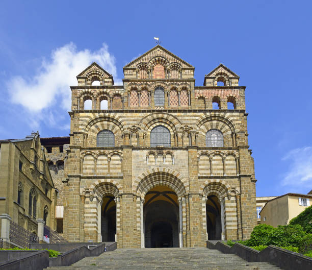 cathedral of le puy-en-velay, 오베르뉴, 프랑스 - lava dome 뉴스 사진 이미지