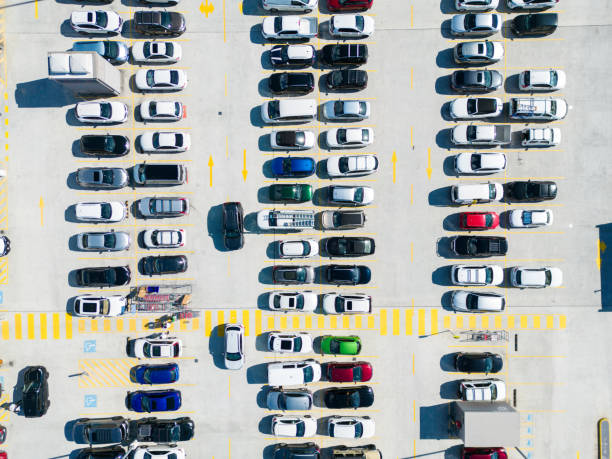 istock Busy Shopping Centre Carpark 1581620391