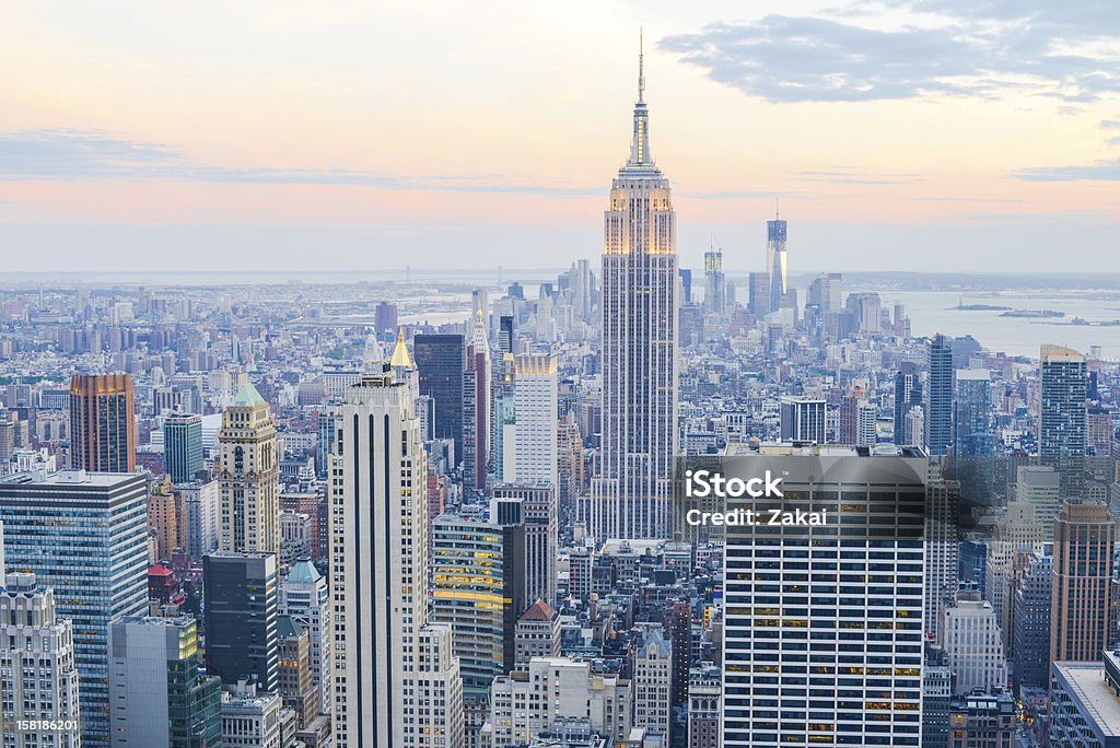 New York City in der Abenddämmerung mit Empire State Building - Lizenzfrei Big Apple-Tanz Stock-Foto