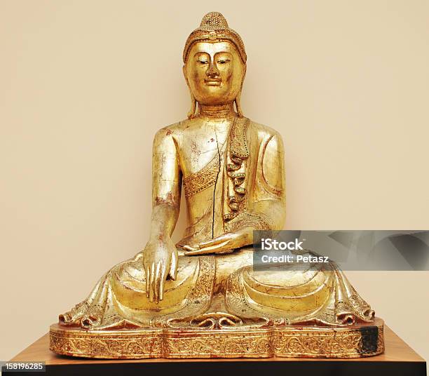 Goldenen Buddhastatue Stockfoto und mehr Bilder von Asiatische Kultur - Asiatische Kultur, Aura, Beten