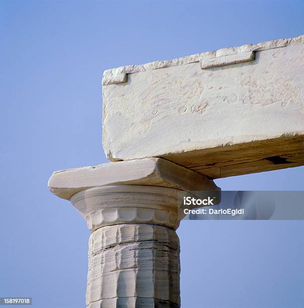 Architettura Tempio In Stile Ionico Capitale Della Grecia - Fotografie stock e altre immagini di Capitello