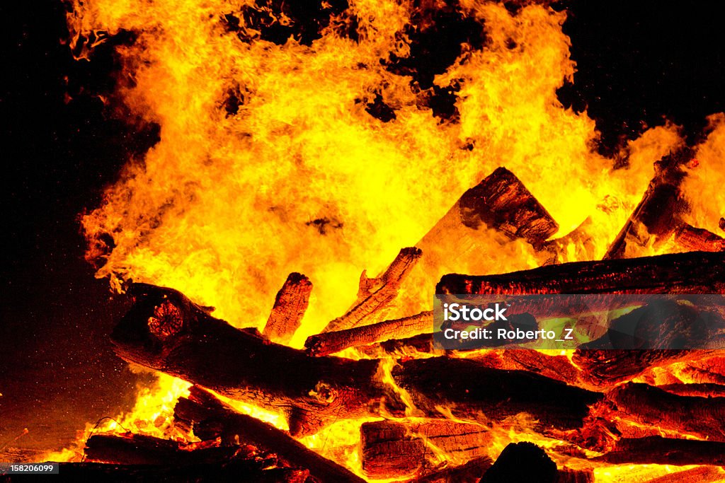 Explosão com chama de fogo - Foto de stock de Big Bang royalty-free