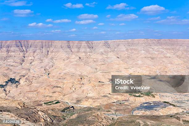 Foto de Vale De Wadi Al Mujib Rio E Dam Jordânia e mais fotos de stock de Jordânia - Oriente Médio - Jordânia - Oriente Médio, Vale, Arabesco - Estilo