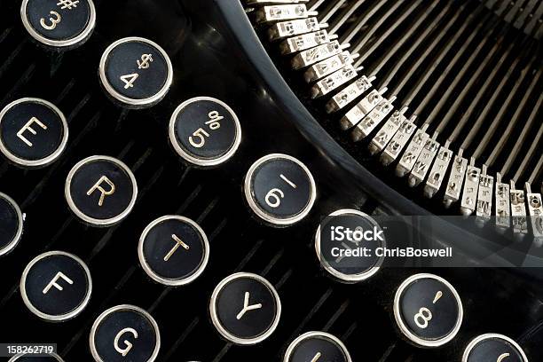 Винтажный Клавиатура Пишущей Машинки Антикварный Письменный Инструмента — стоковые фотографии и другие картинки Machinery