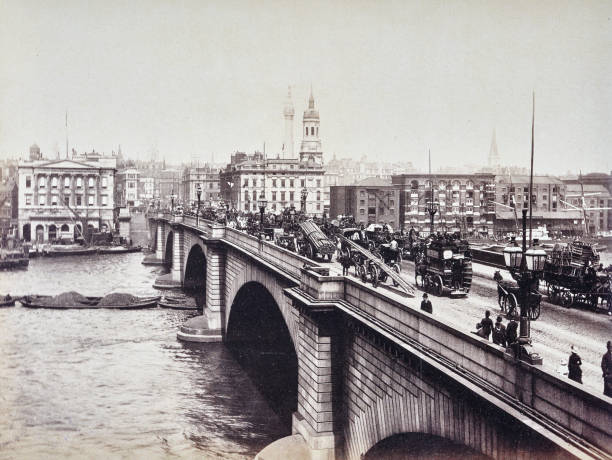 istock London Bridge, view of The Monument, 1885 1582697051