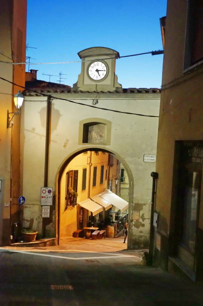 istock Florentine Gate at night in Castelfiorentino 1582955490