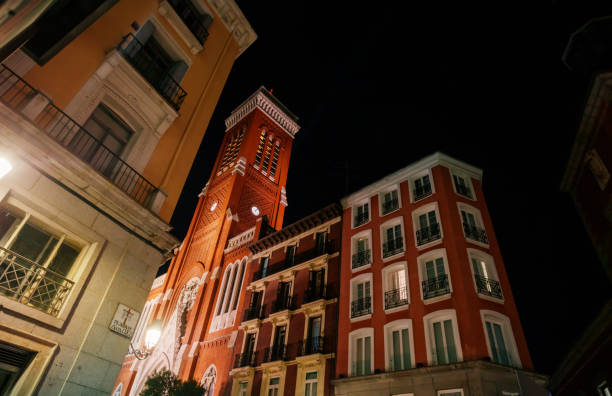 igreja de santa cruz ou parroquia de santa cruz em espanhol - parroquia de santa cruz - fotografias e filmes do acervo