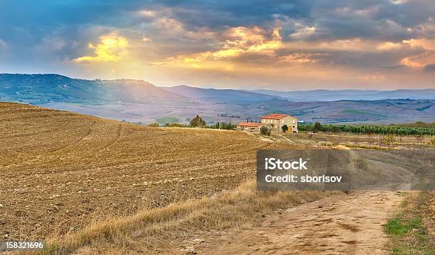 Paisagem Toscana - Fotografias de stock e mais imagens de Agricultura - Agricultura, Amanhecer, Anoitecer