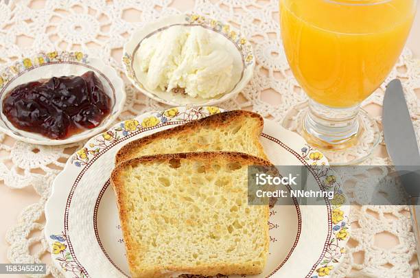 Pan Tostado Foto de stock y más banco de imágenes de Alimento - Alimento, Cubierto completo, Desayuno