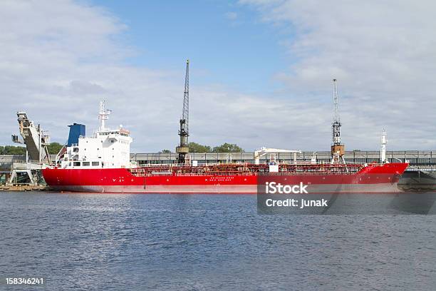 Barco De Foto de stock y más banco de imágenes de Acero - Acero, Agua, Amarrado